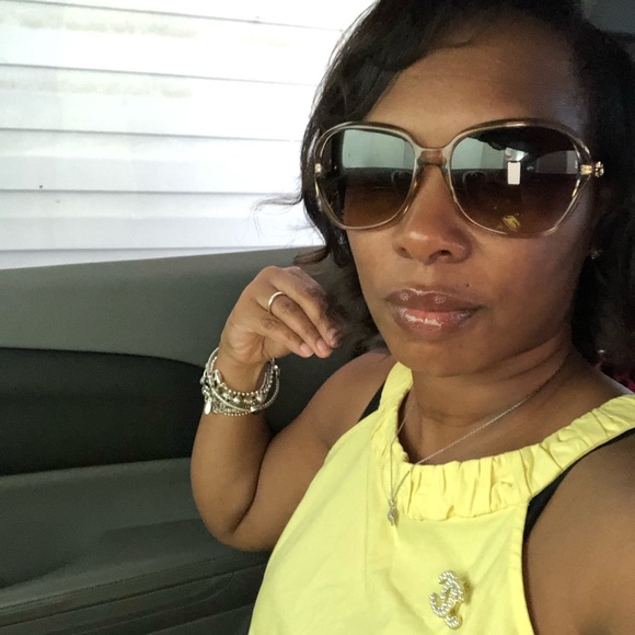 Meet the Posher Other - Meet your Posher, Tabitha